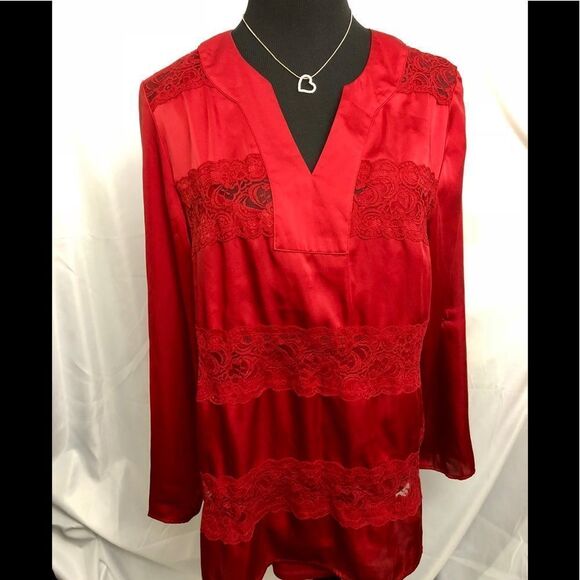 Beautiful blouse by Dana Buchman in large - Picture 1 of 3